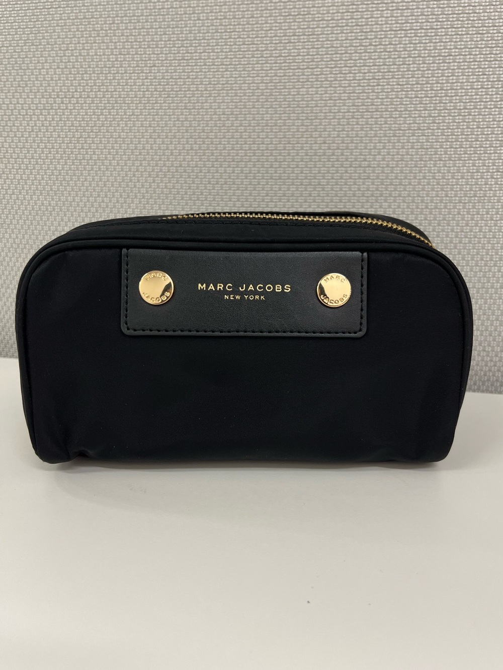 Marc Jacobs Cosmetic Pouch 👝 - Picture 3 of 12